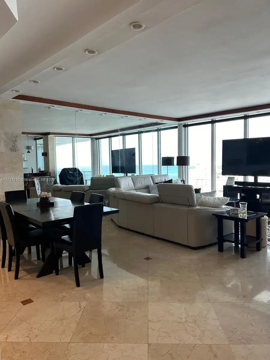 100 Lincoln Rd, Miami Beach FL 33139 photo 4