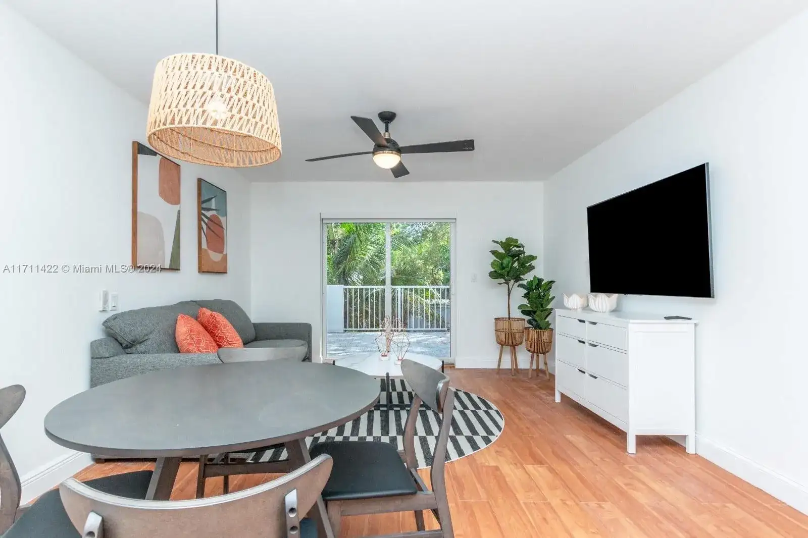6509 NE 5th Ave, Miami FL 33138 photo 2