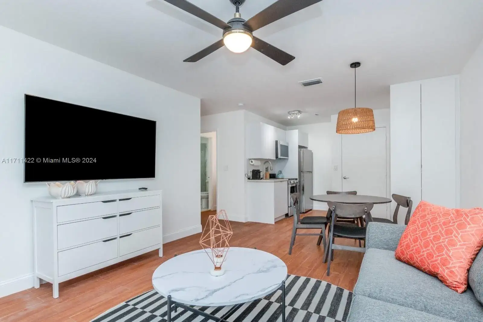 6509 NE 5th Ave, Miami FL 33138 photo 3