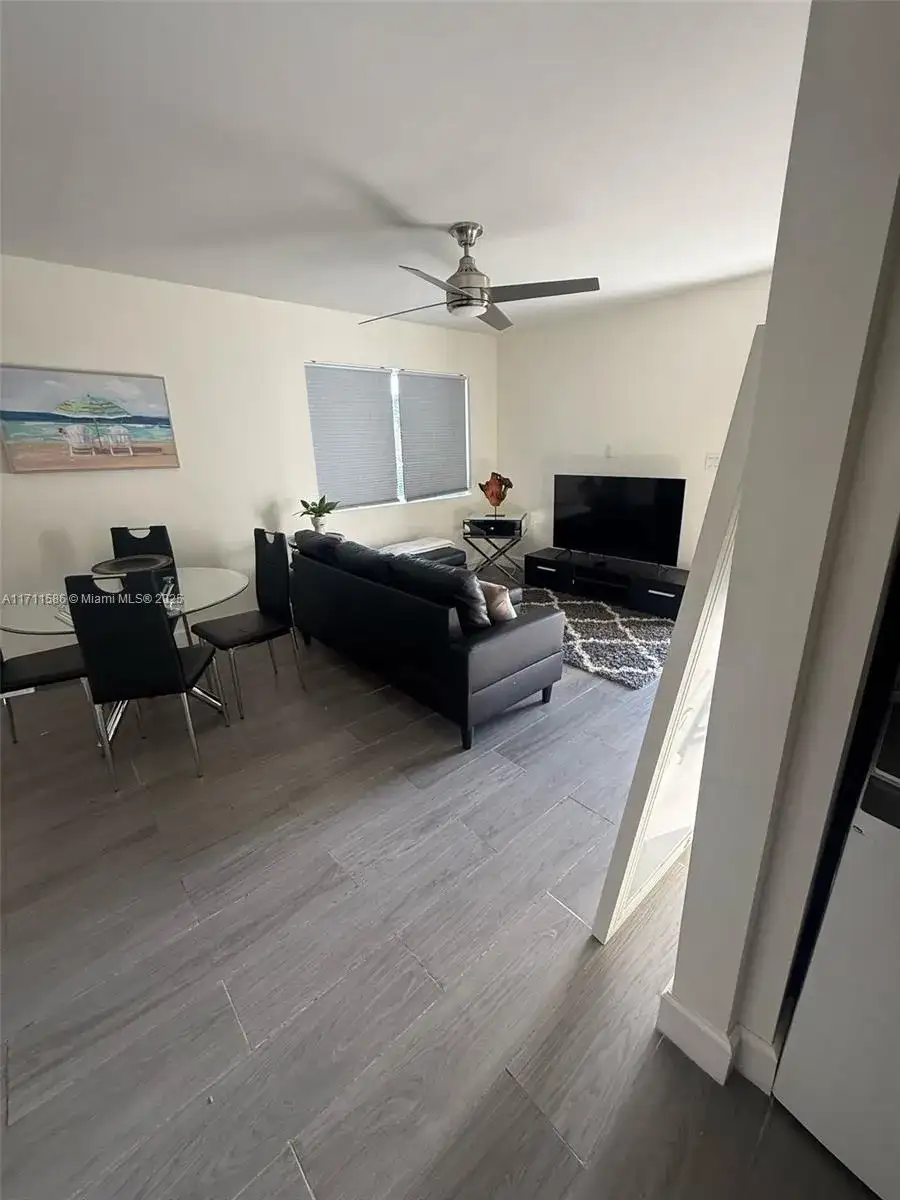 241 NW 34th Ter, Miami FL 33127 photo 5