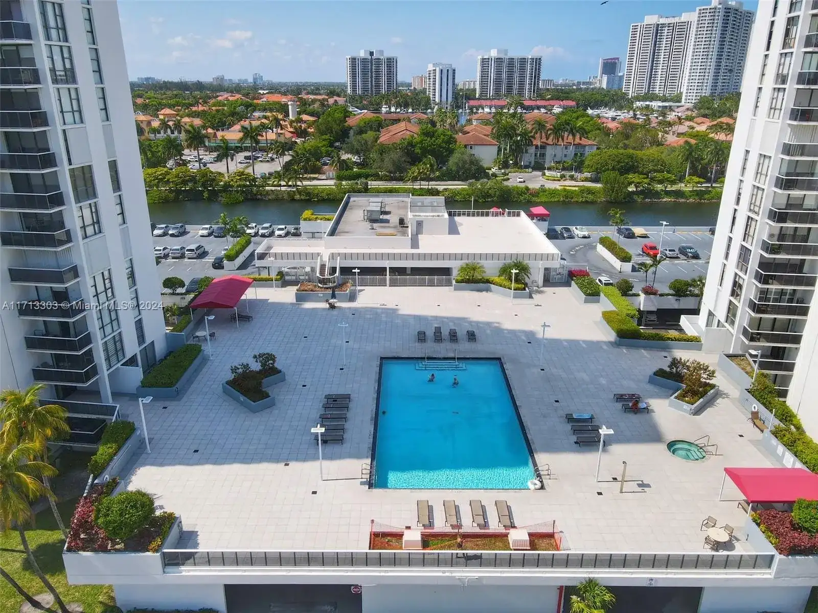 3625 N Country Club Dr # 2010, Aventura FL 33180 photo 2