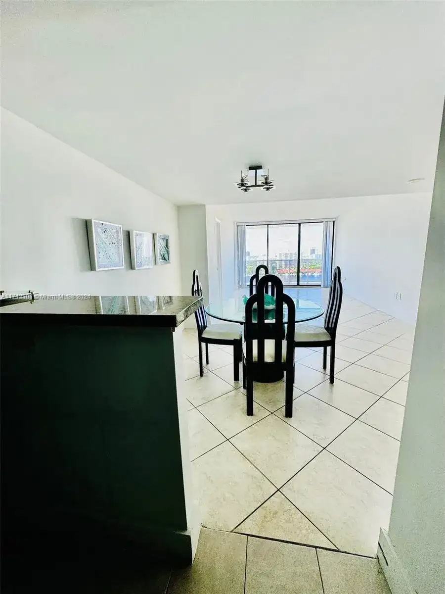 3625 N Country Club Dr # 2010, Aventura FL 33180 photo 4
