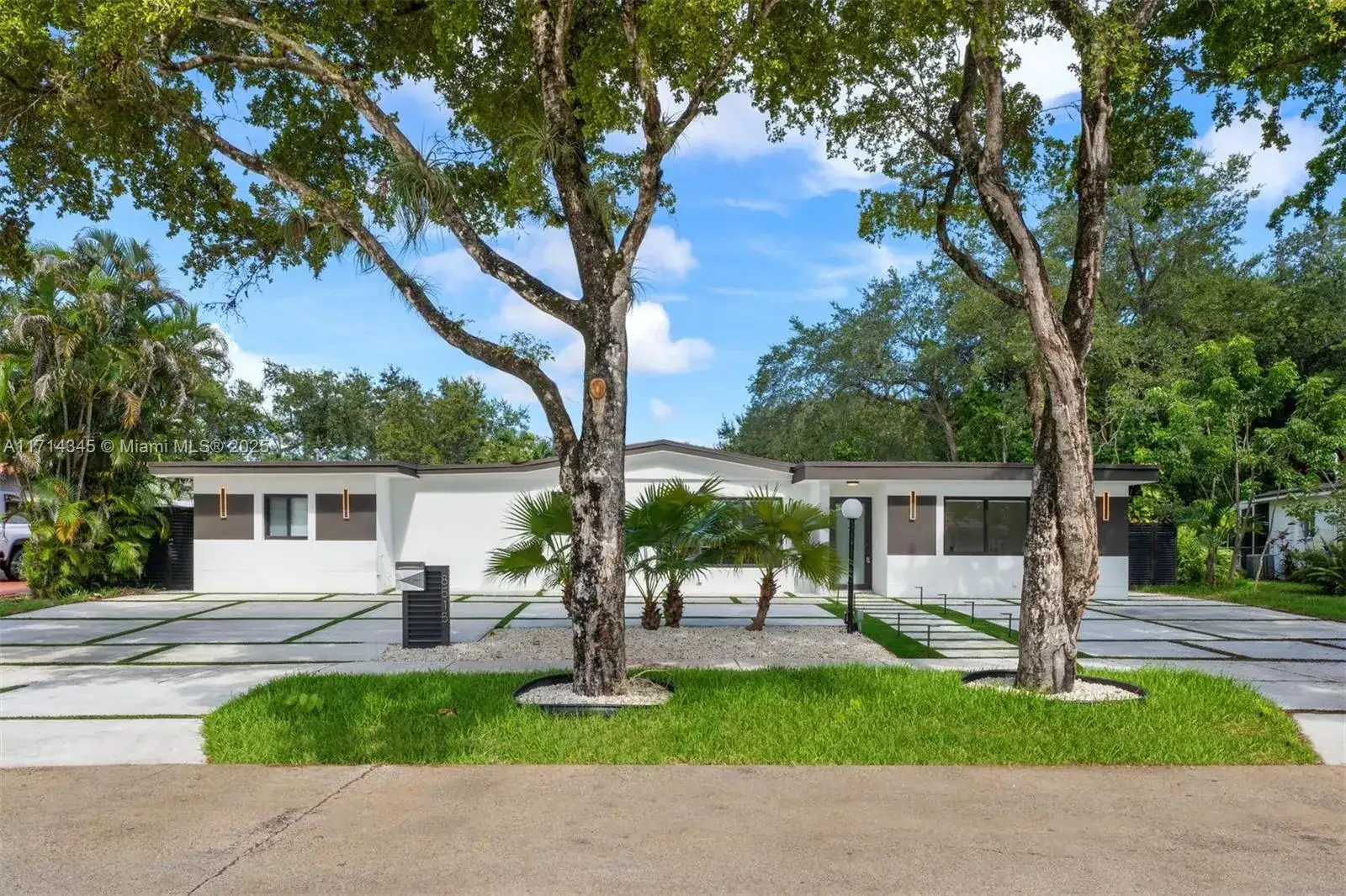 8515 SW 97th Rd, Miami FL 33173 photo 2