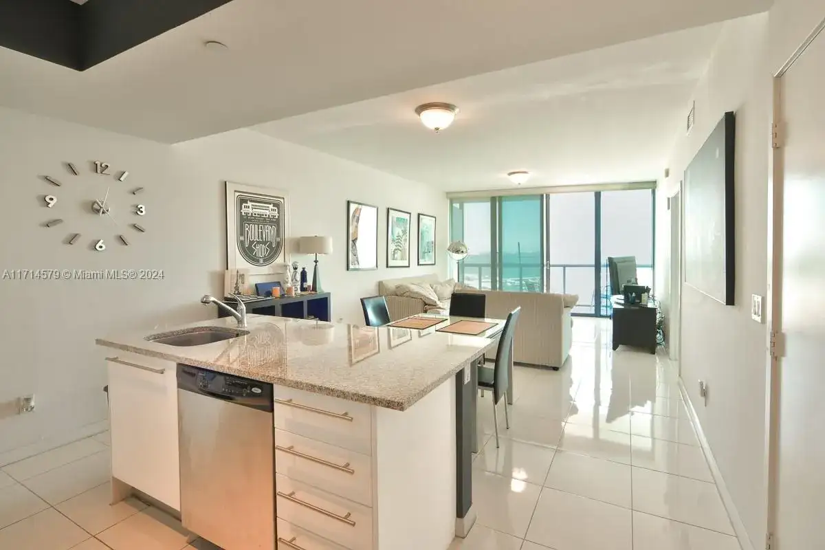 888 Biscayne Blvd # 2511, Miami FL 33132 photo 4