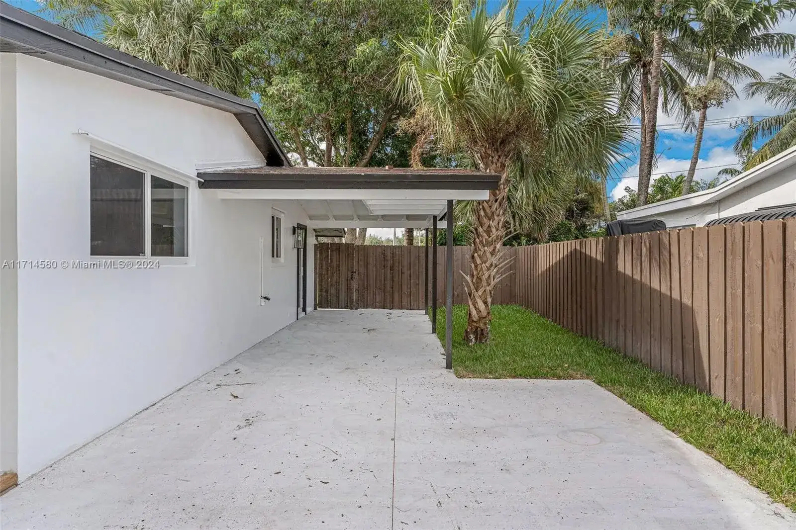 1240 NE 23rd Ct, Pompano Beach FL 33064 photo 4