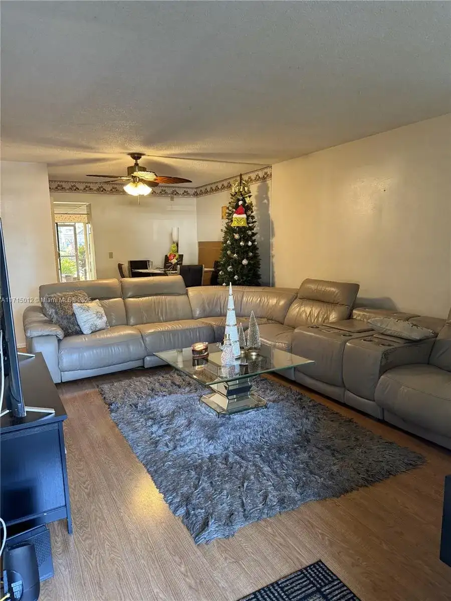 315 30TH Ave West # B103, Bradenton FL 34205 photo 4