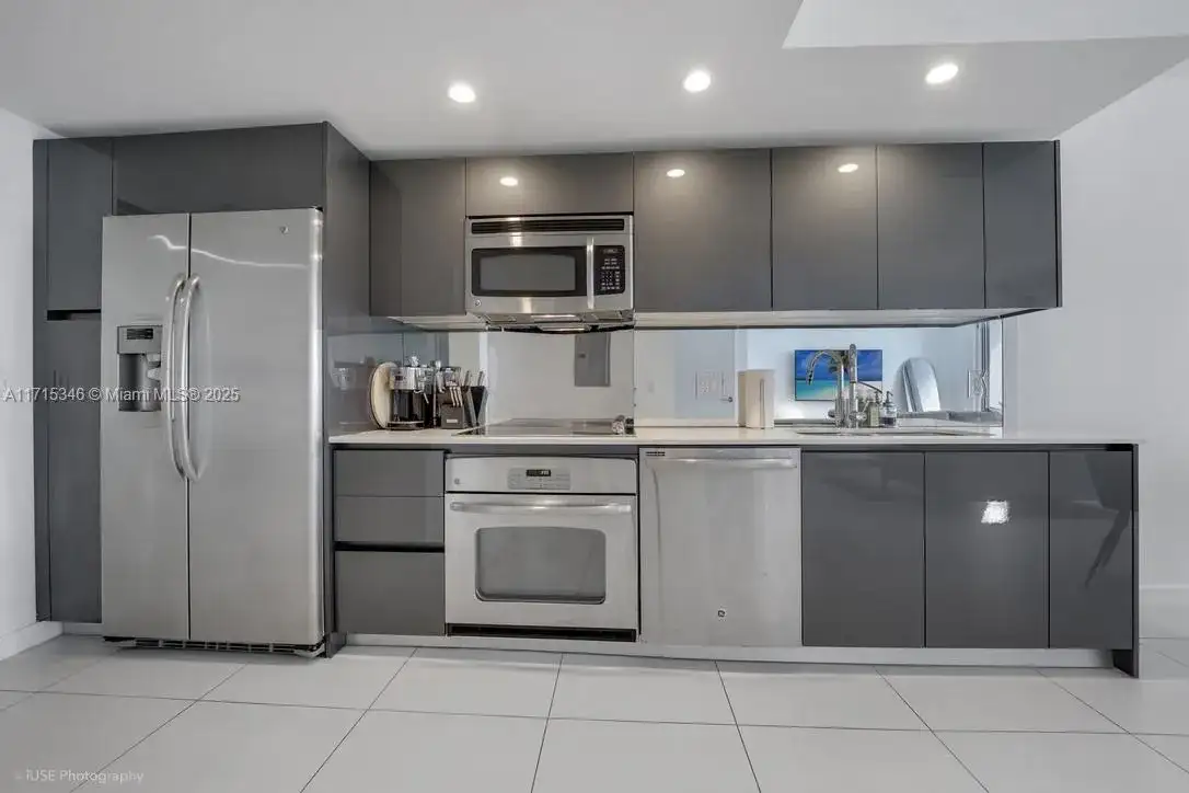 31 SE 6th St # 1703, Miami FL 33131 photo 5