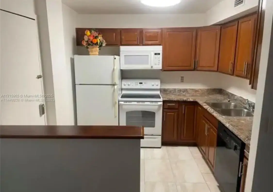 6700 Cypress Rd # 512, Plantation FL 33317 photo 3