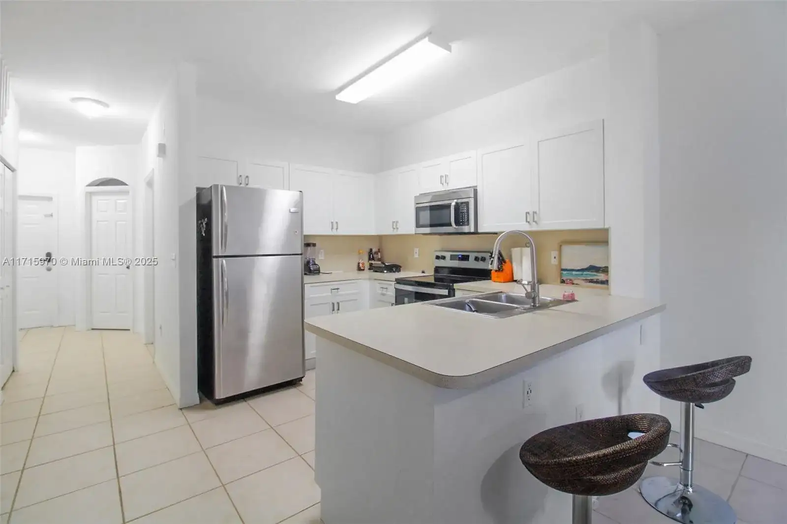 7854 Catalina Cir, Tamarac FL 33321 photo 3