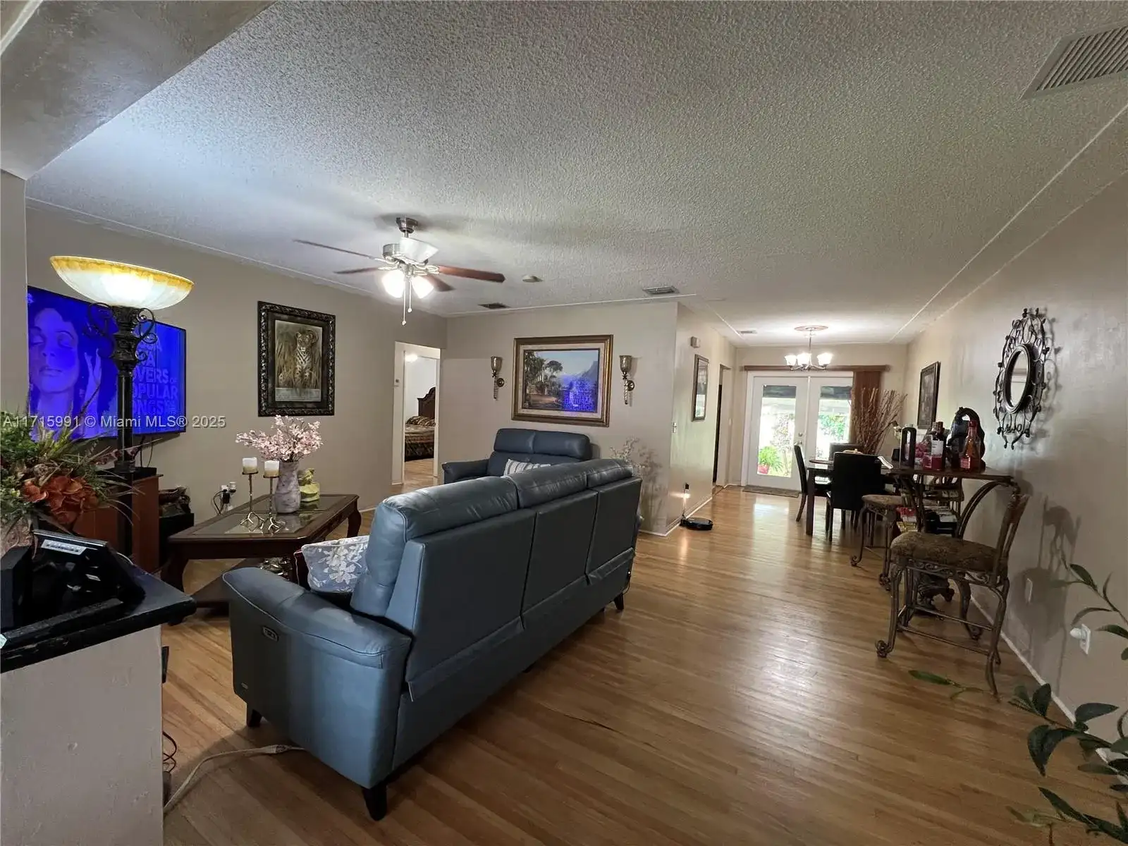 546 E 27th St, Hialeah FL 33013 photo 2