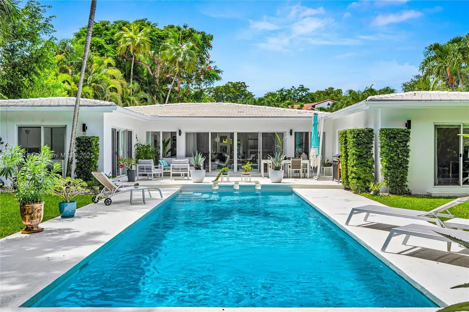 203 Ridgewood Rd, Coral Gables FL 33133 photo 2
