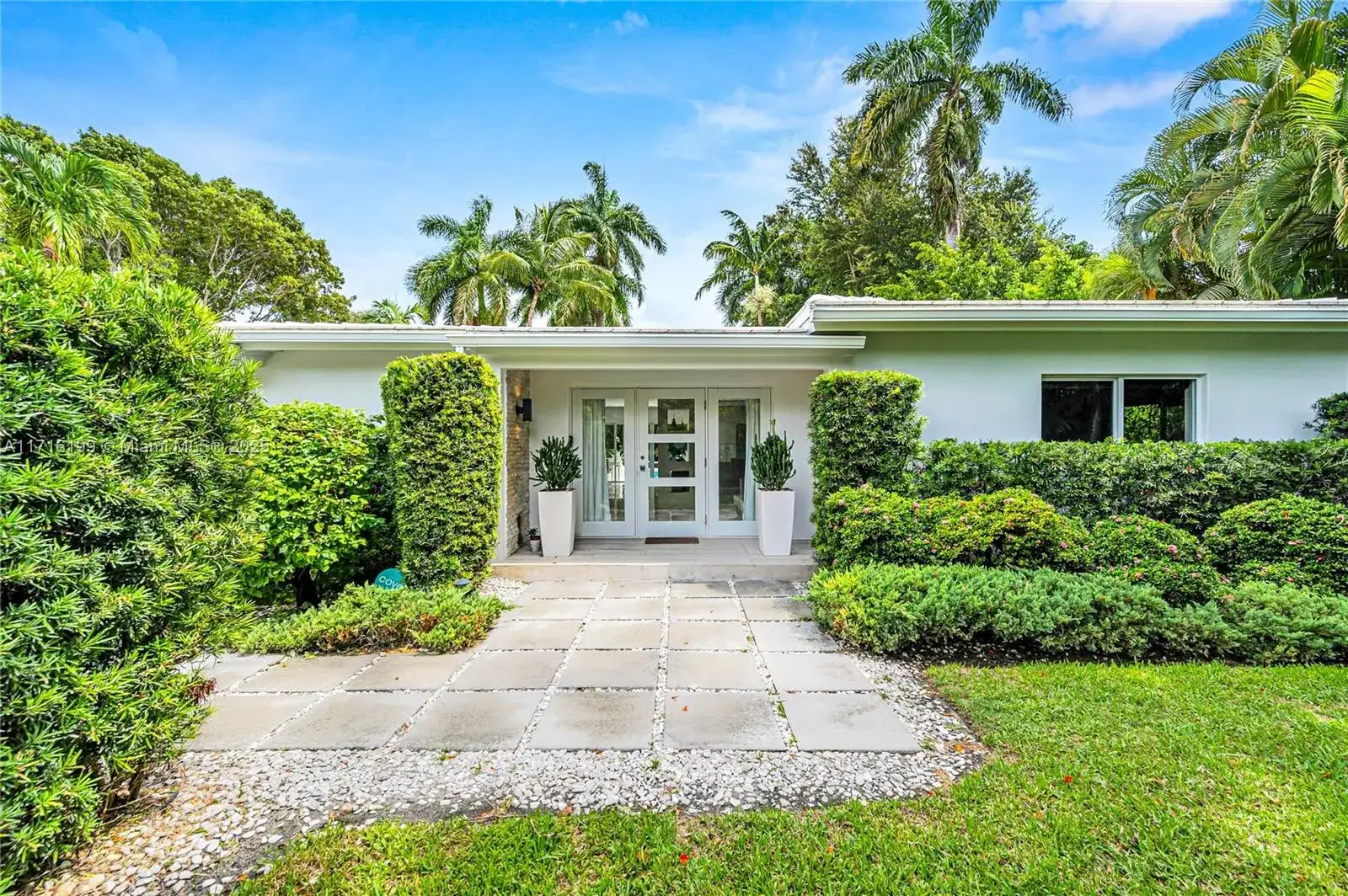 203 Ridgewood Rd, Coral Gables FL 33133 photo 4