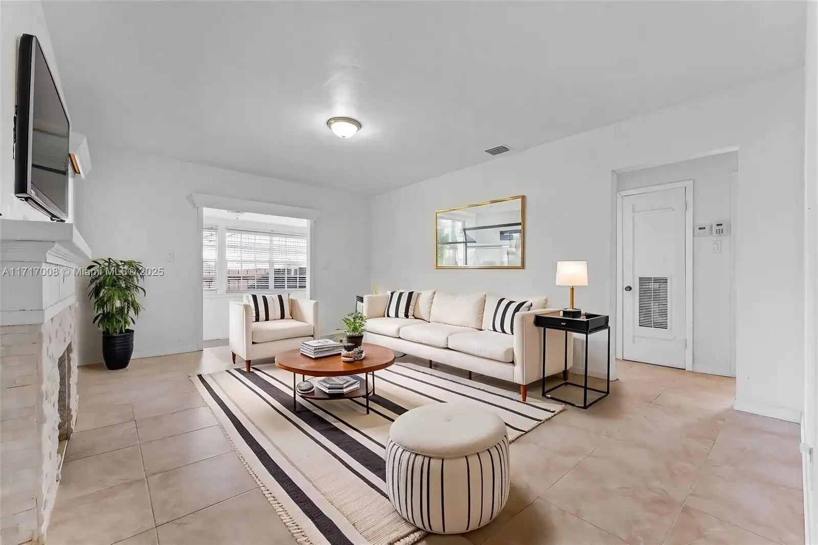 1621 Dewey St, Hollywood FL 33020 photo 4