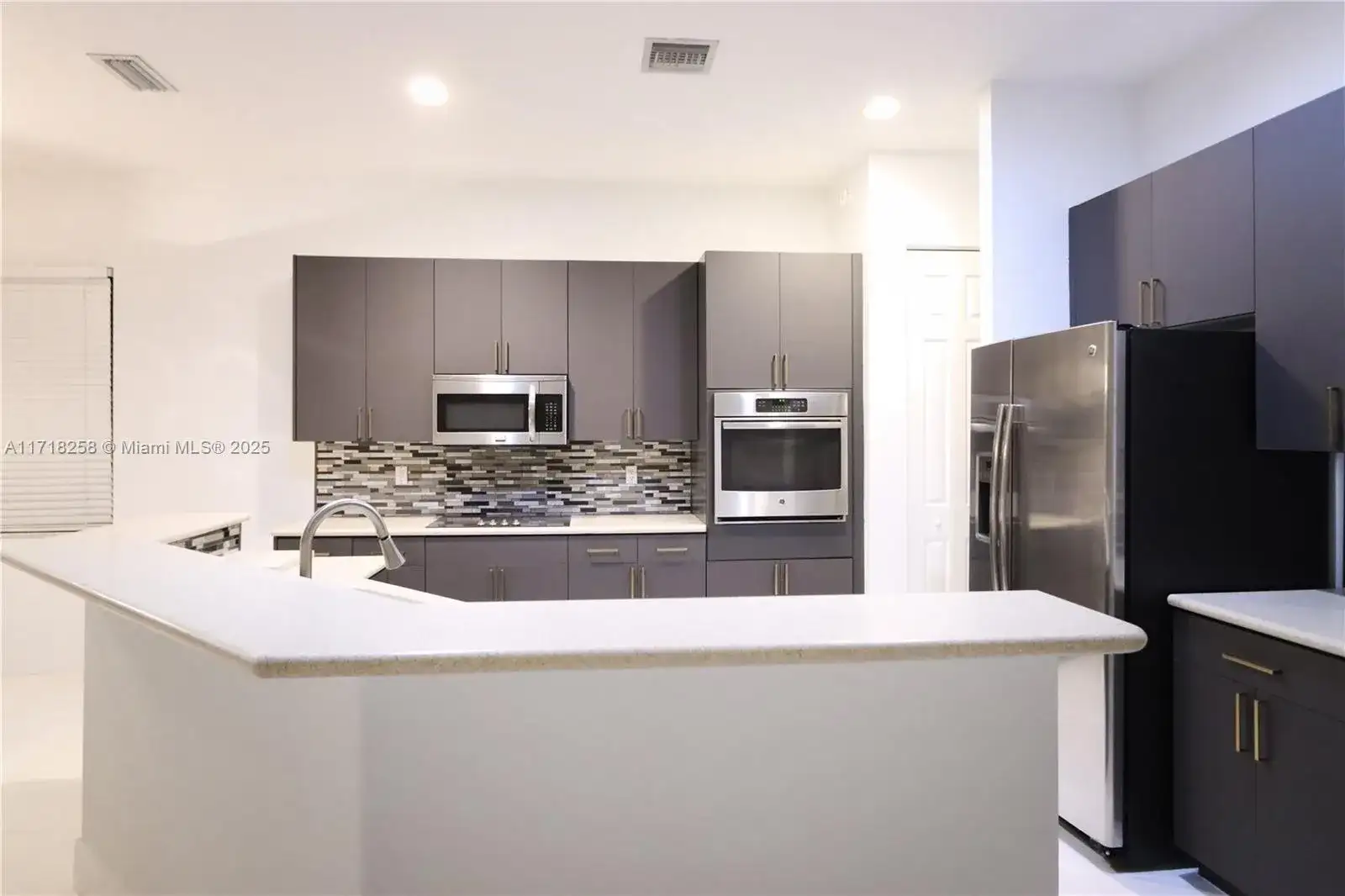 6368 NW 107th Ter, Parkland FL 33076 photo 4