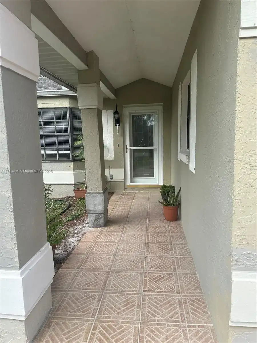 529 ASTON MARTIN DR., Sebring FL 33872 photo 3