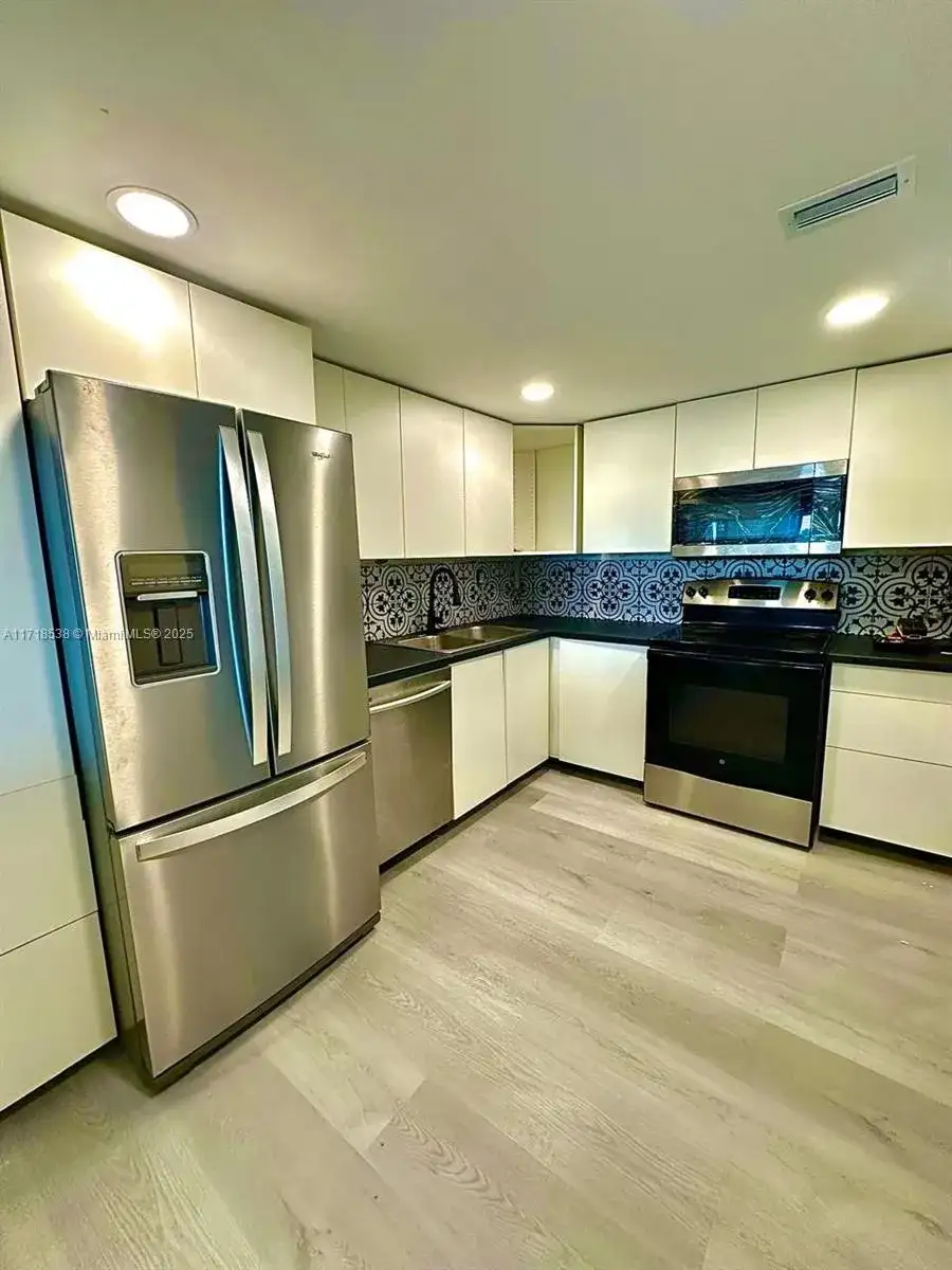 20840 San Simeon Way # 305, Miami FL 33179 photo 3
