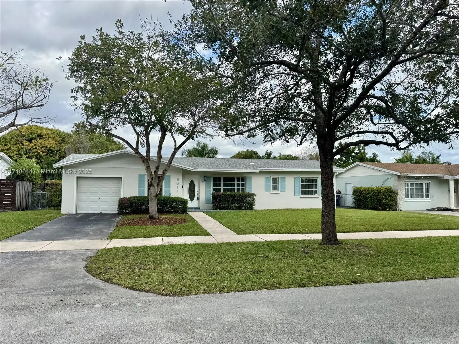 9311 SW 183rd Ter, Palmetto Bay FL 33157 photo 2