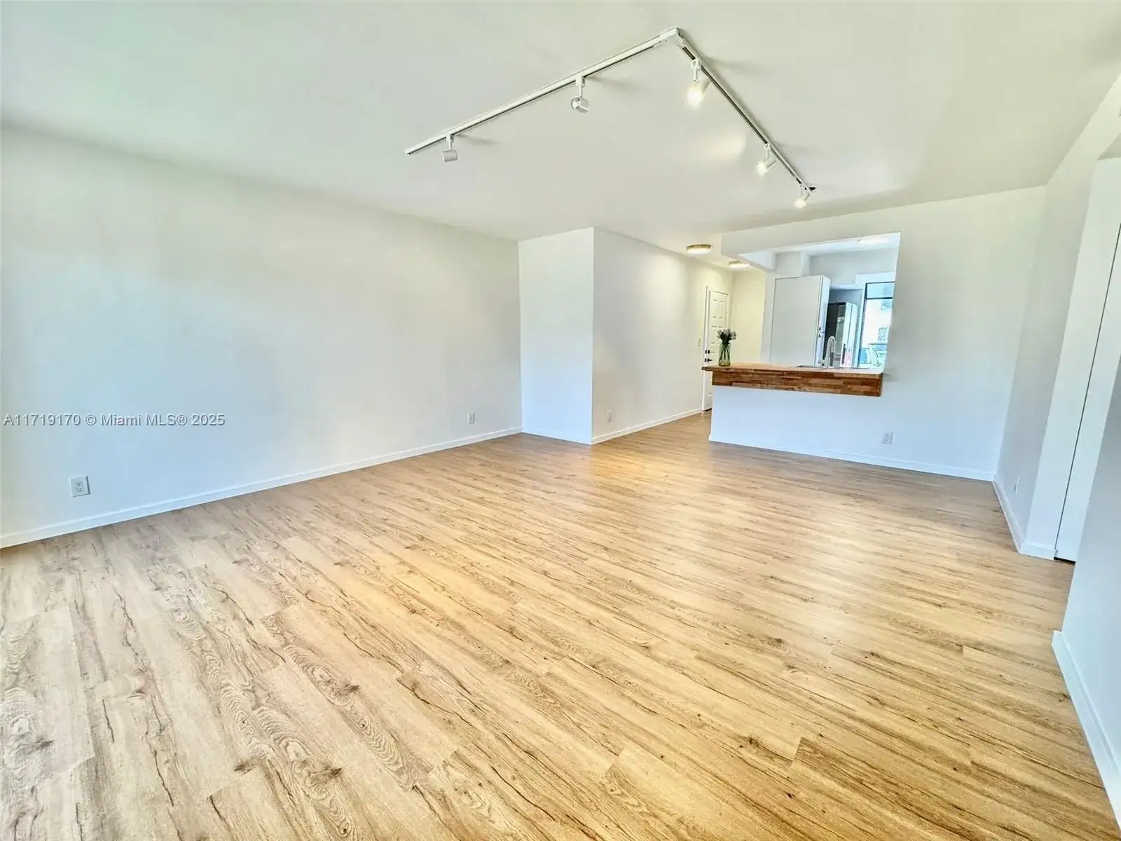 715 Gardens Dr # 103, Pompano Beach FL 33069 photo 4