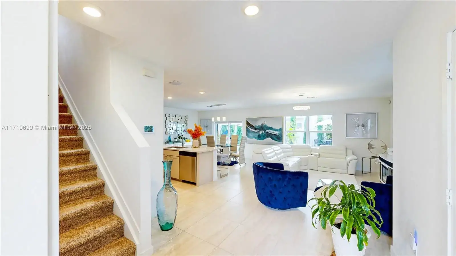 487 NE 6th Pl, Florida City FL 33034 photo 4