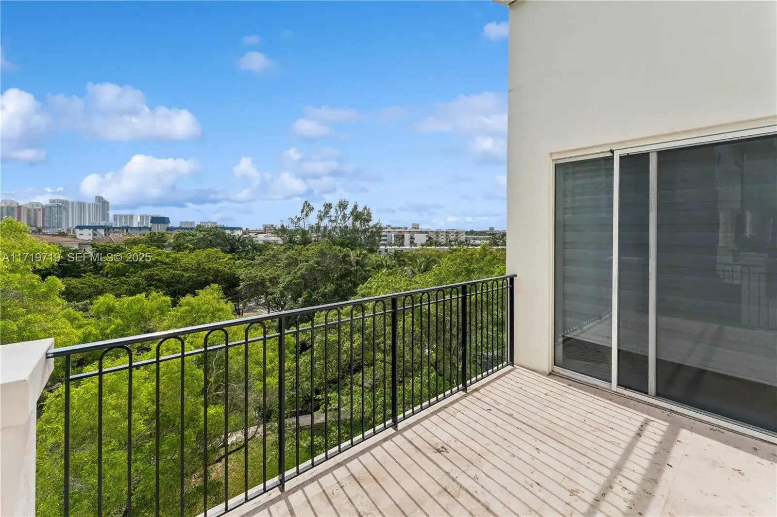 3700 Island Blvd, Aventura FL 33160 photo 5