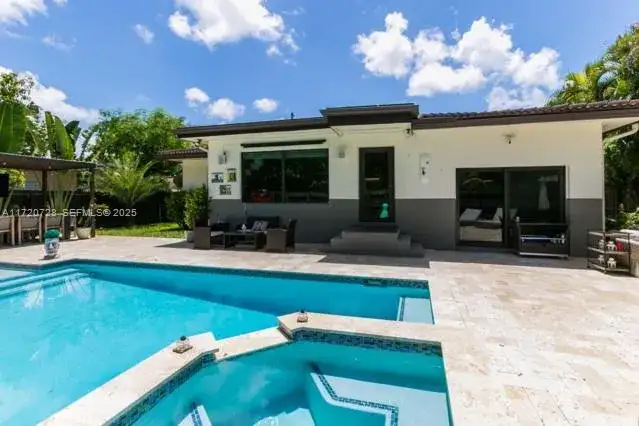 9555 NW 2nd Ave, Miami Shores FL 33150 photo 2