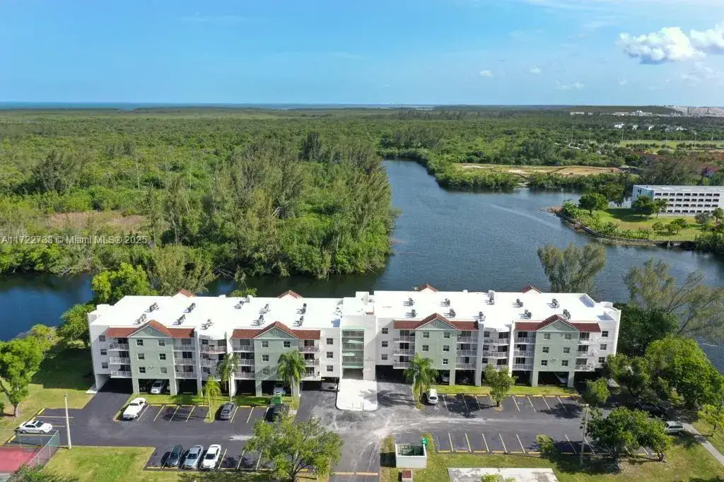 8240 SW 210 th # 320, Cutler Bay FL 33189 photo 5