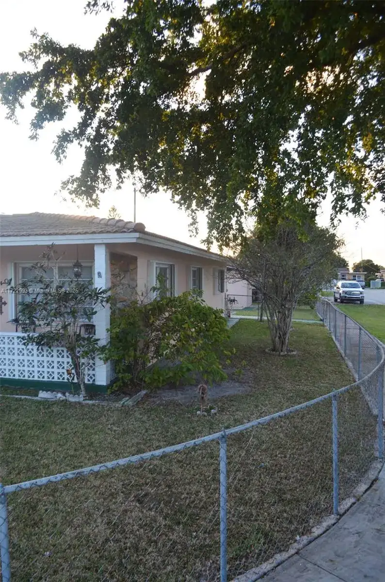 3740 W 5th Ct, Hialeah FL 33012 photo 2