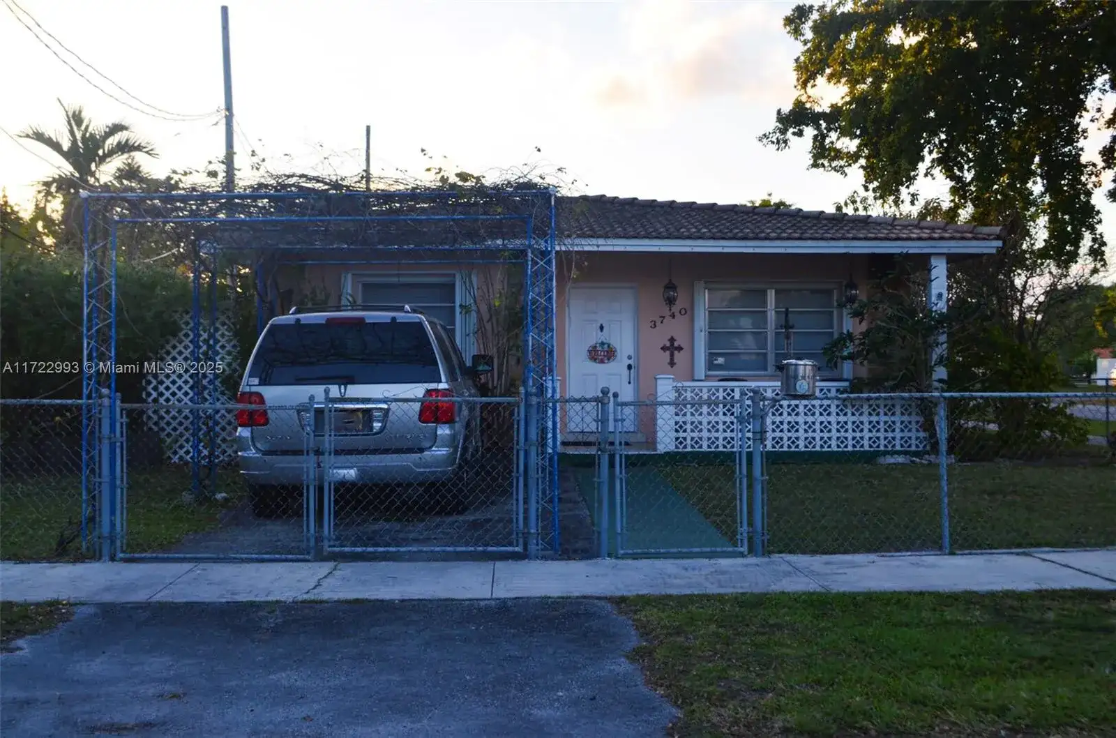 3740 W 5th Ct, Hialeah FL 33012 photo 3