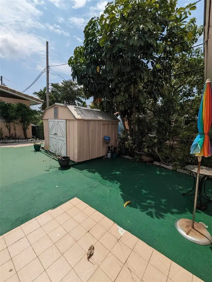 3740 W 5th Ct, Hialeah FL 33012 photo 5