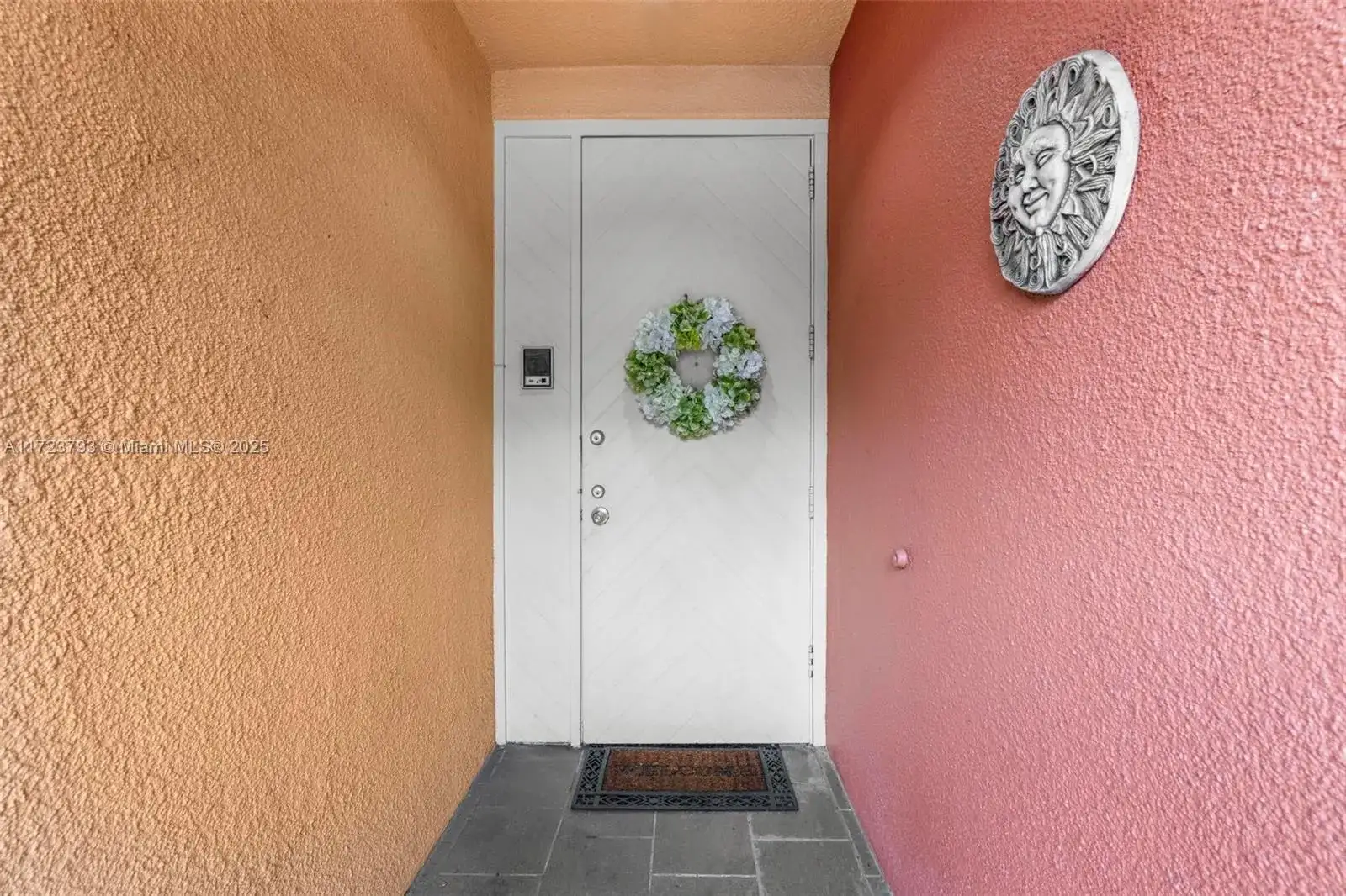 7117 Ballantrae Ct, Miami Lakes FL 33014 photo 4