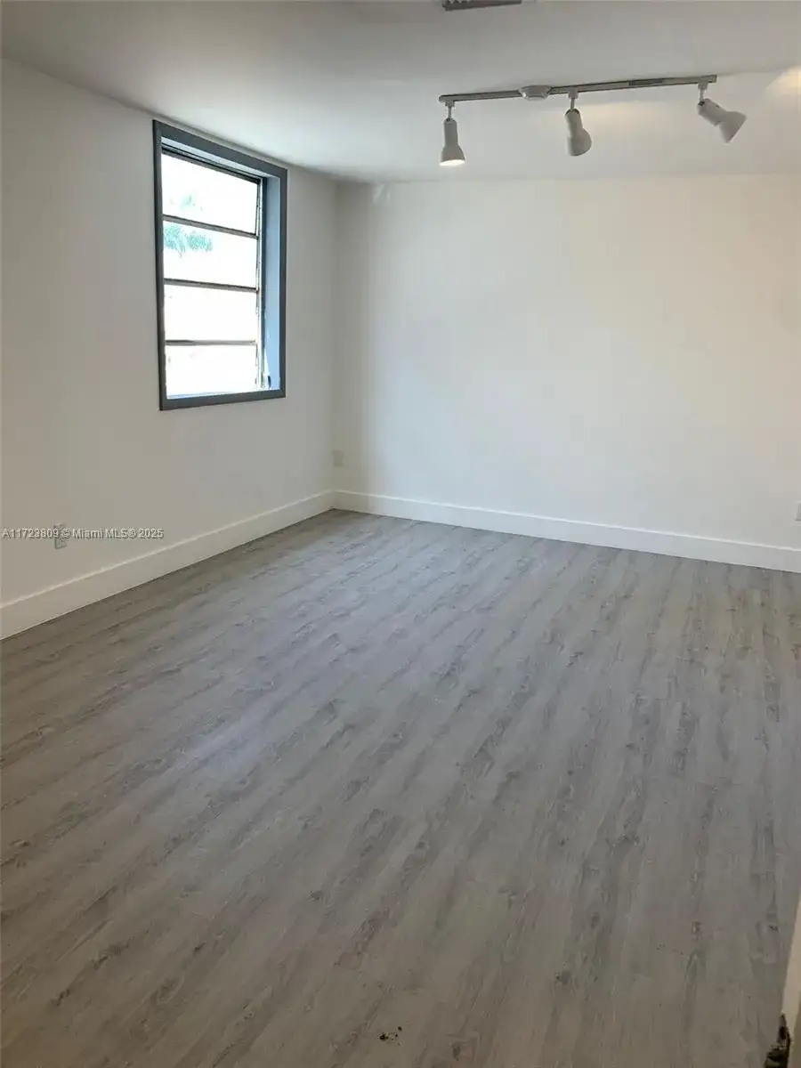638 NW 62nd St, Miami FL 33150 photo 2