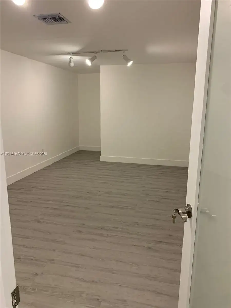638 NW 62nd St, Miami FL 33150 photo 3
