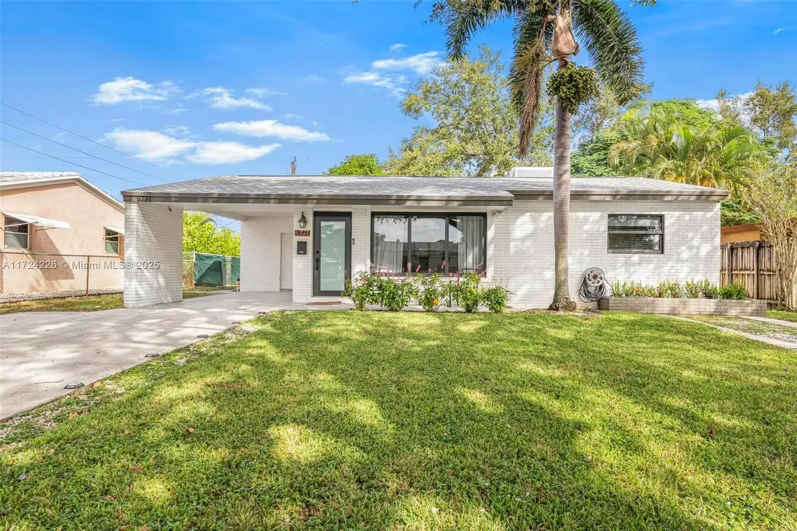 6771 Charleston St, Hollywood FL 33024 photo 2