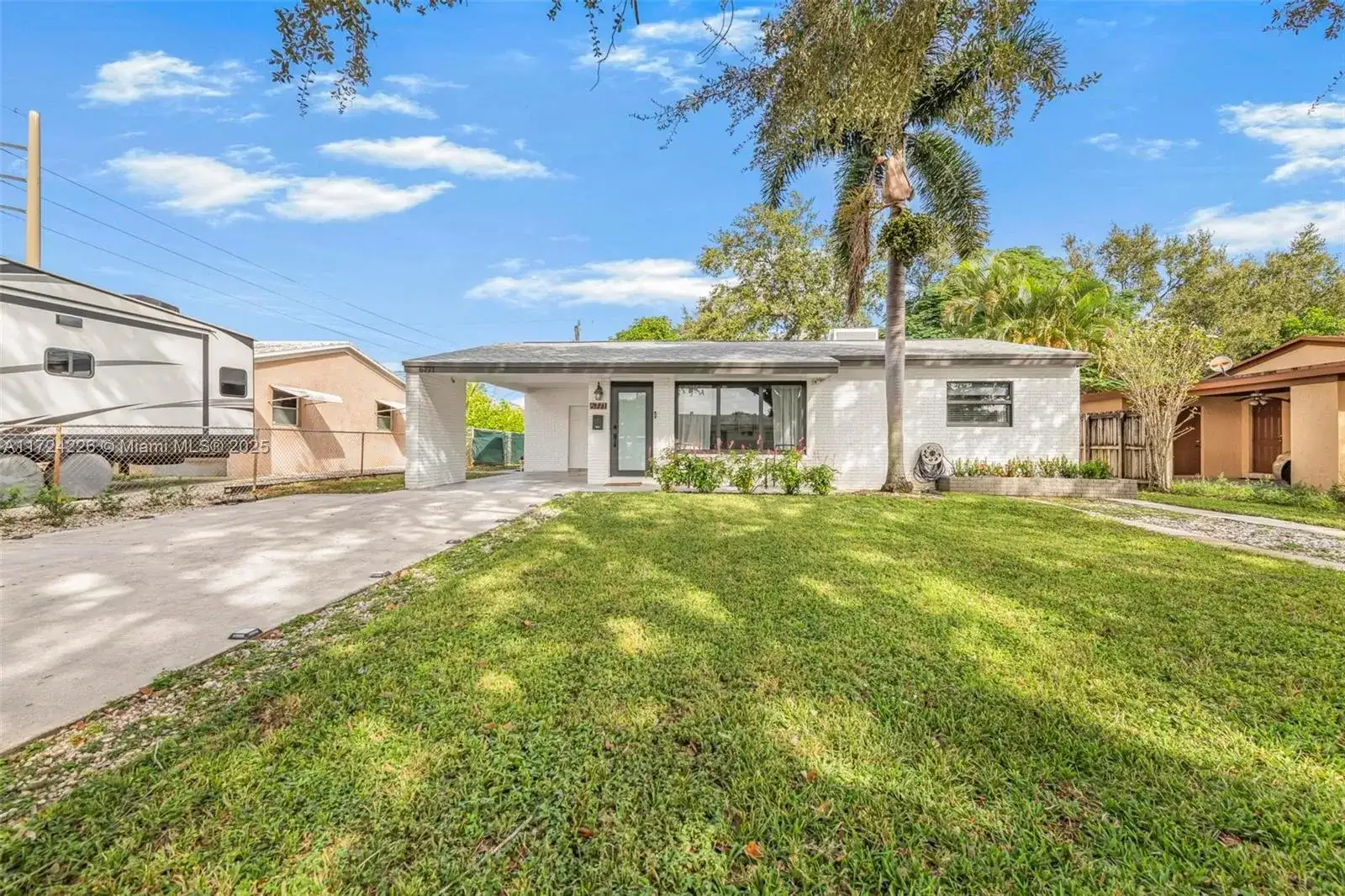6771 Charleston St, Hollywood FL 33024 photo 3