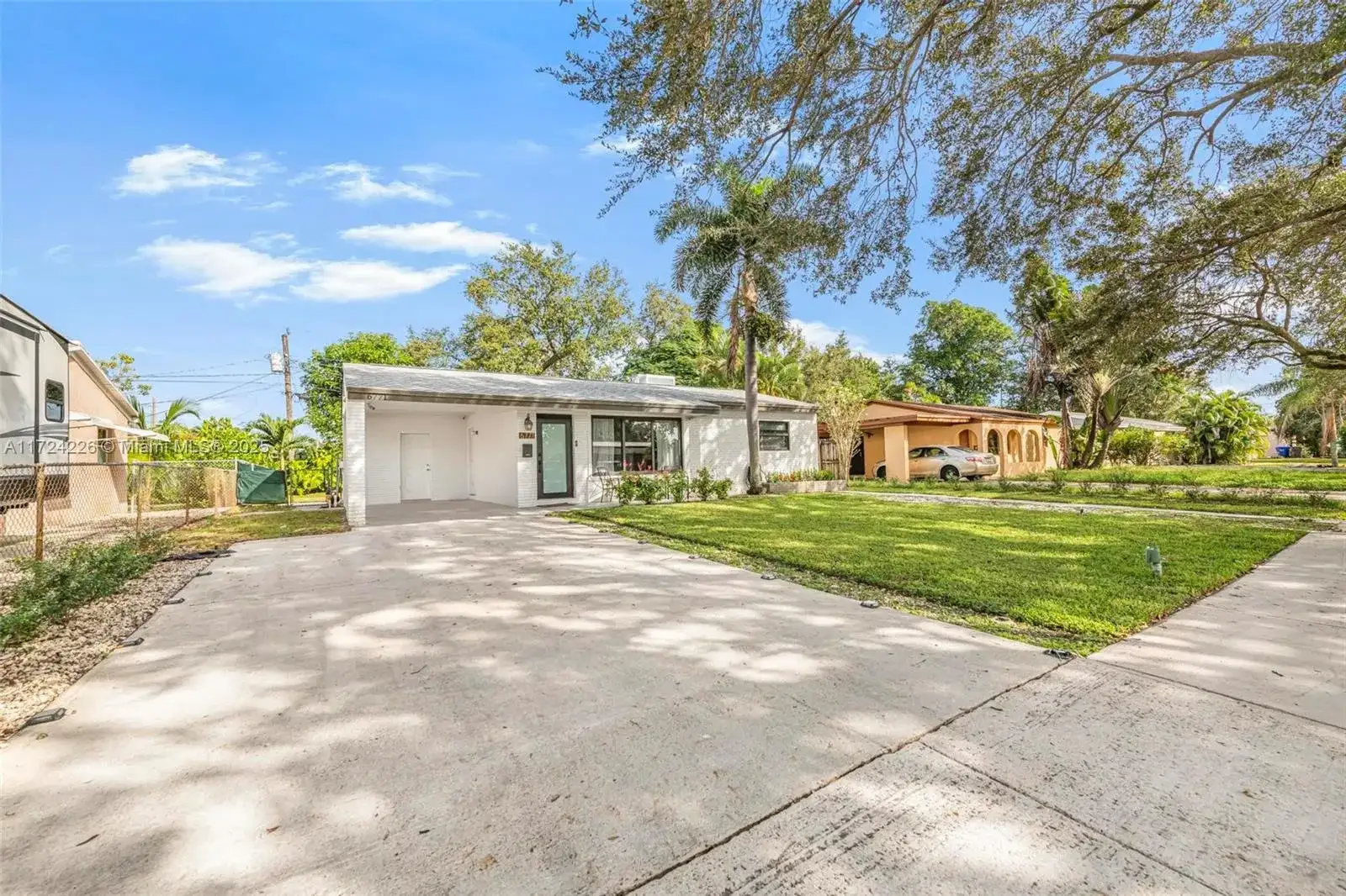 6771 Charleston St, Hollywood FL 33024 photo 4