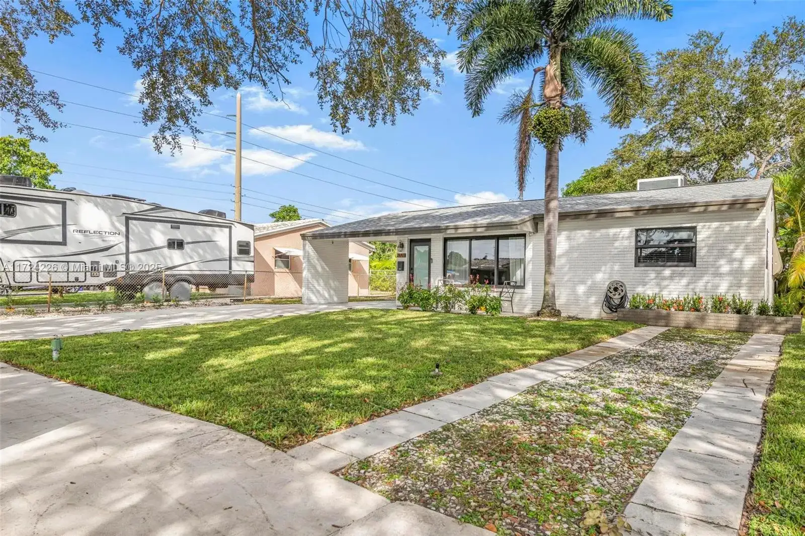 6771 Charleston St, Hollywood FL 33024 photo 5