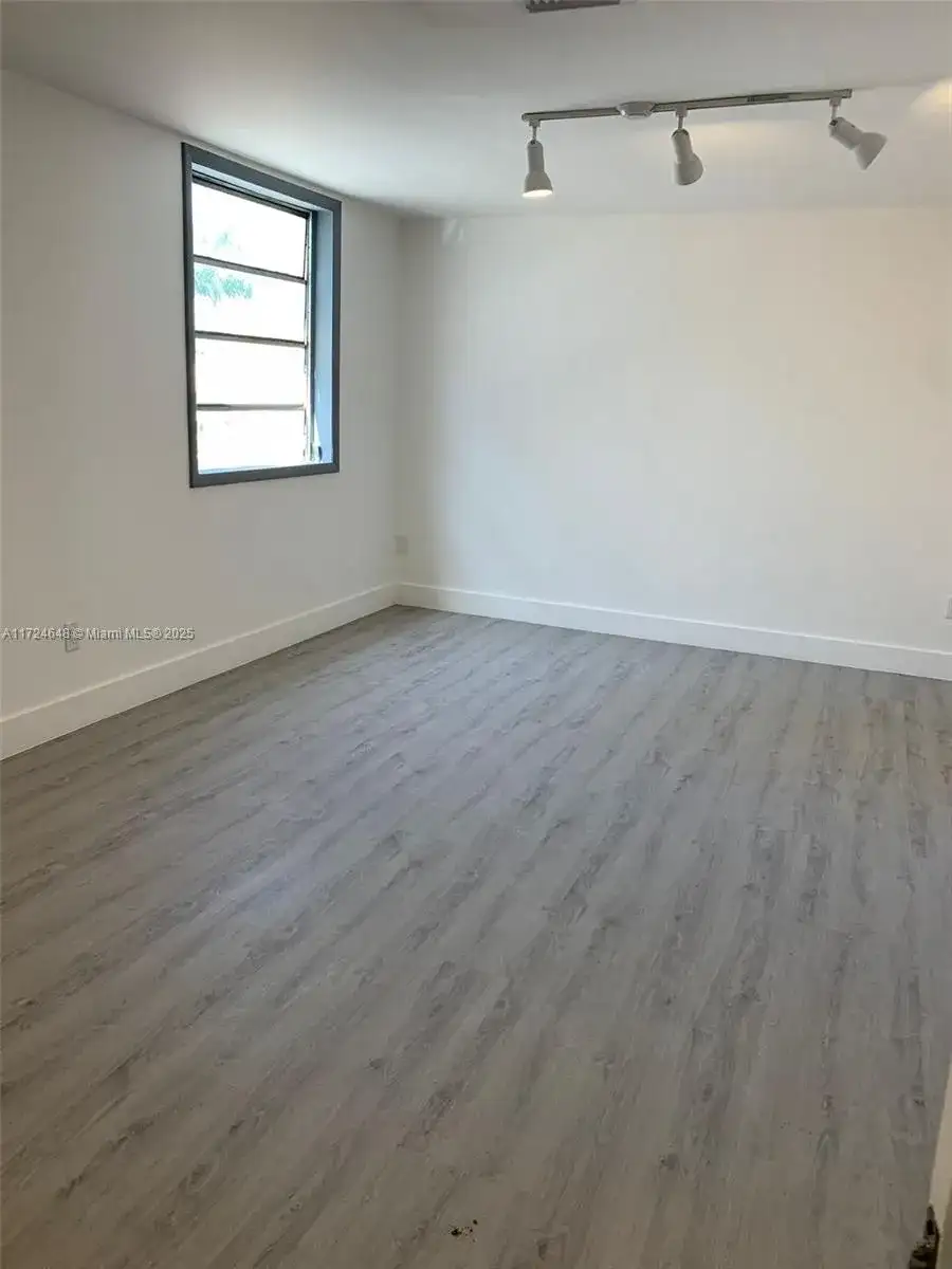 638 NW 62nd St, Miami FL 33150 photo 2