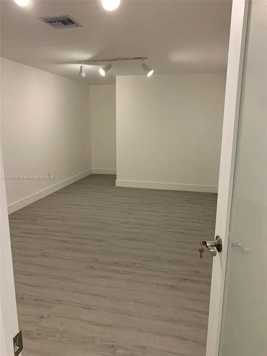 638 NW 62nd St, Miami FL 33150 photo 3