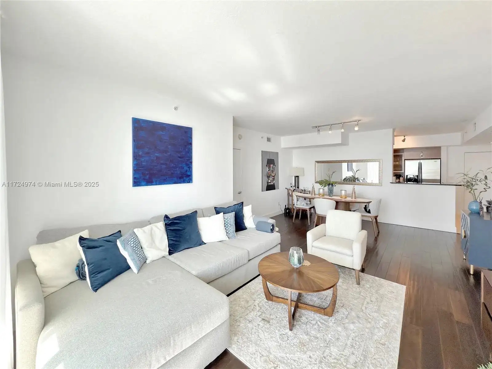 335 S Biscayne Blvd # 2905, Miami FL 33131 photo 3