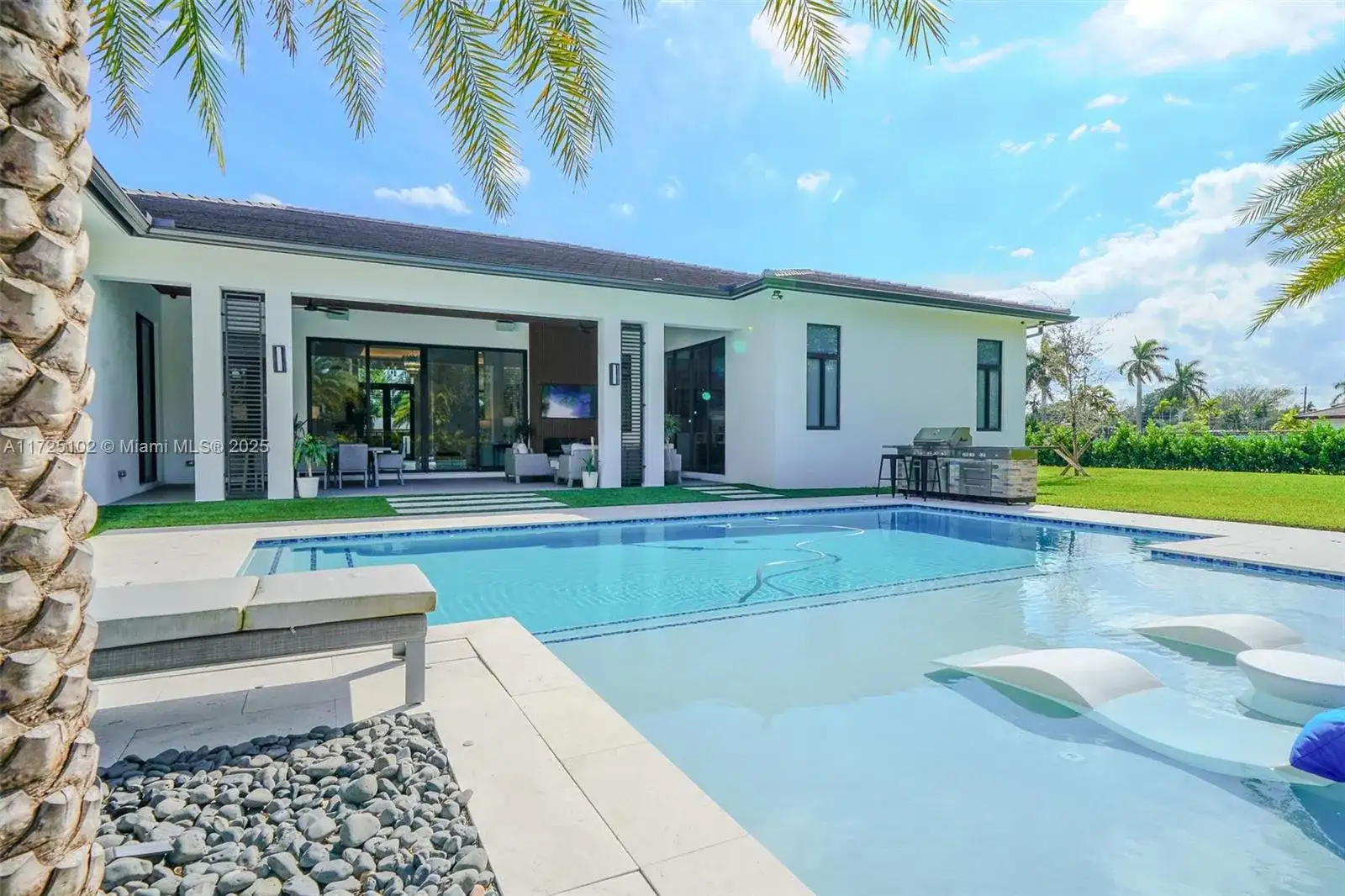 8235 SW 184 Street, Palmetto Bay FL 33157 photo 4