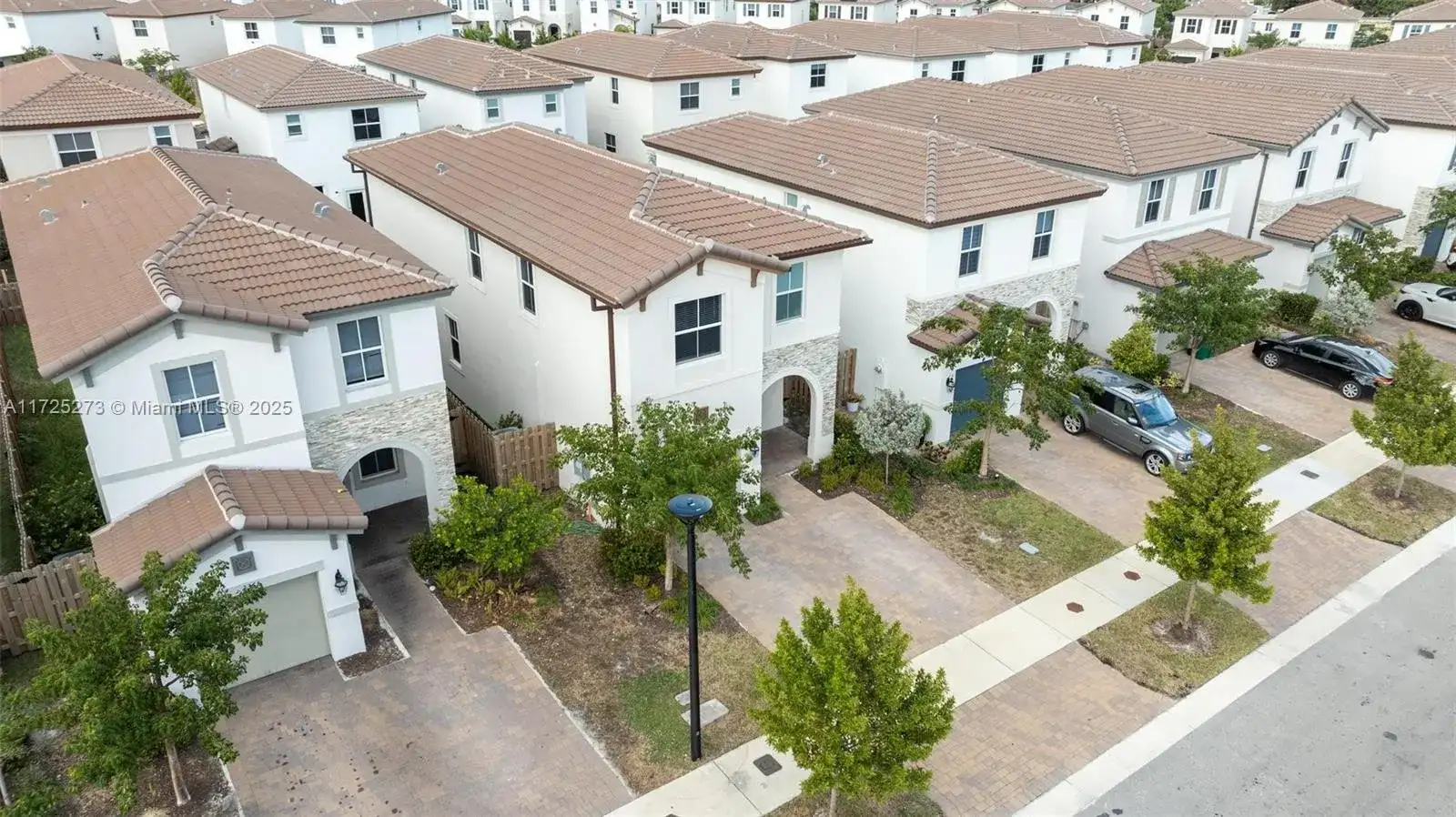 2357 NW 130th St, Miami FL 33167 photo 4