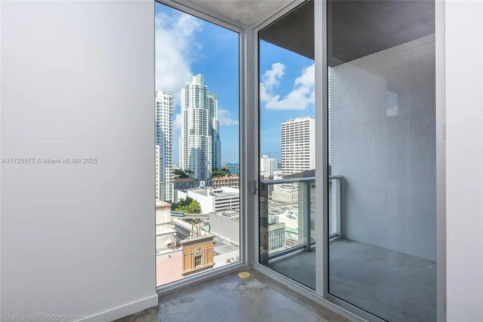 151 SE 1st St # 1604, Miami FL 33131 photo 3