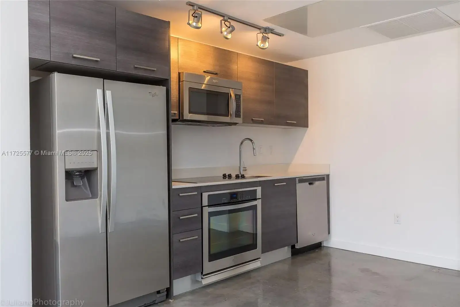 151 SE 1st St # 1604, Miami FL 33131 photo 5