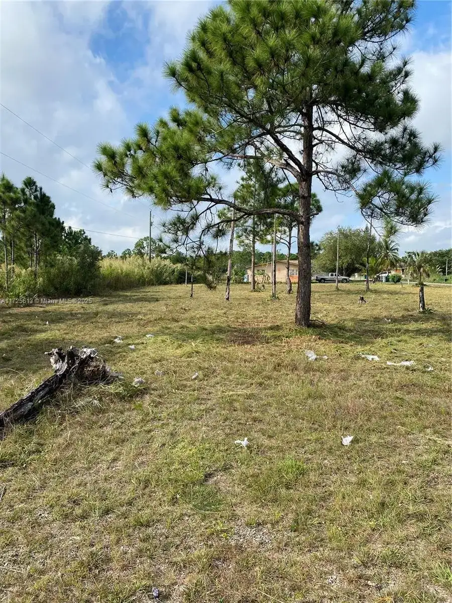 11830 SW 225 ST, Miami FL 33170 photo 2