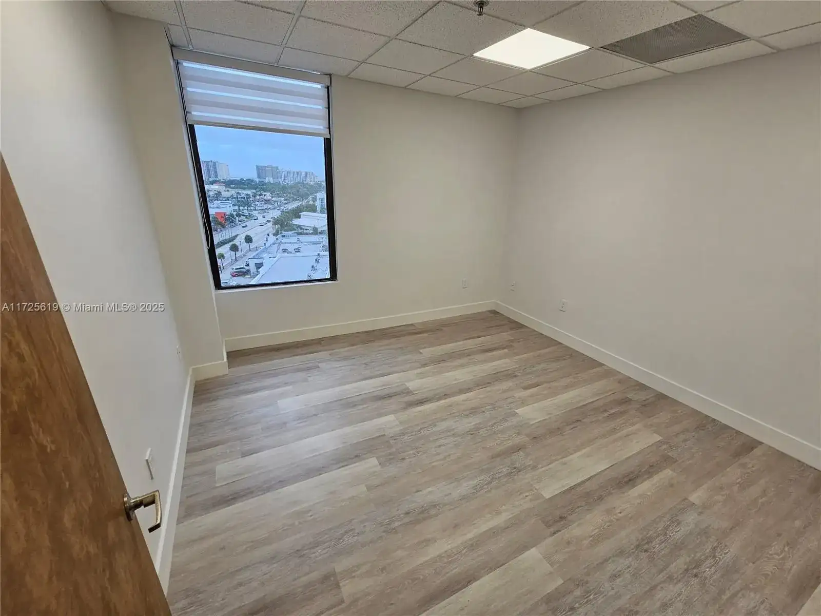 12550 Biscayne Blvd # 4, North Miami FL 33181 photo 5