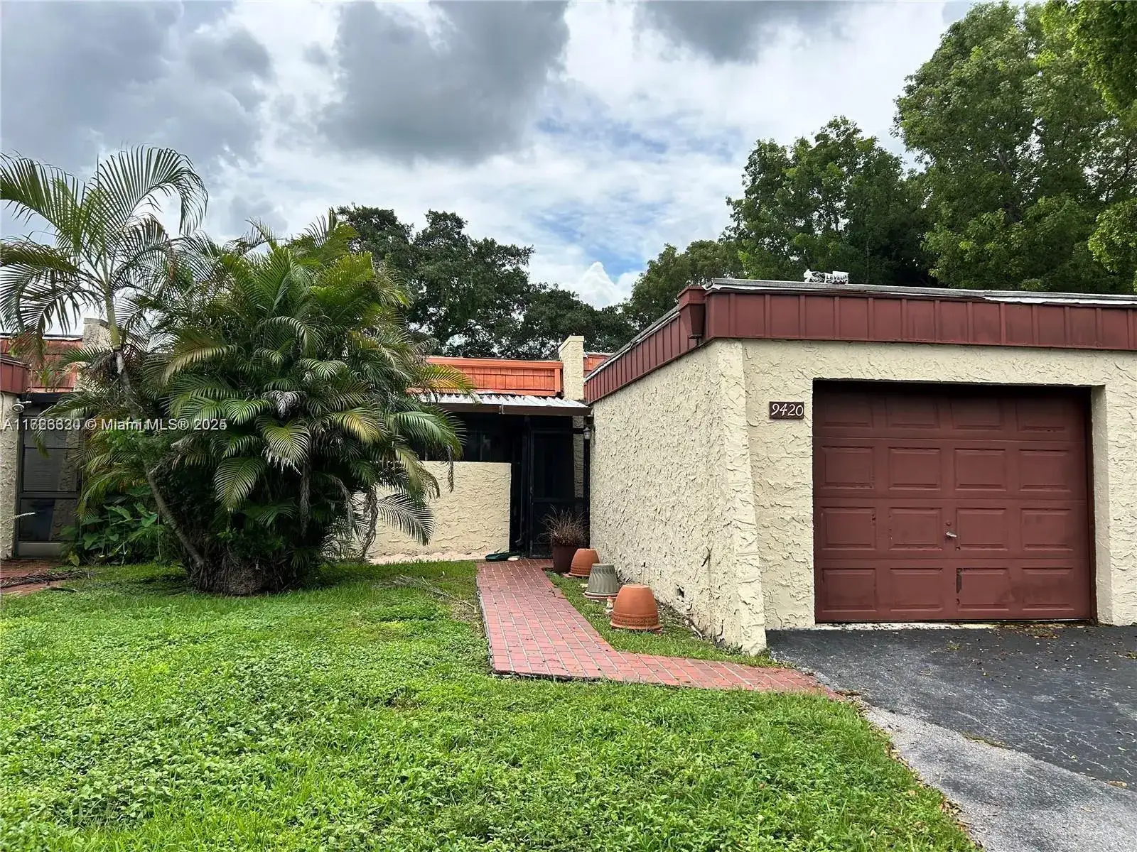 9420 NW 65th St # D3, Tamarac FL 33321 photo 2
