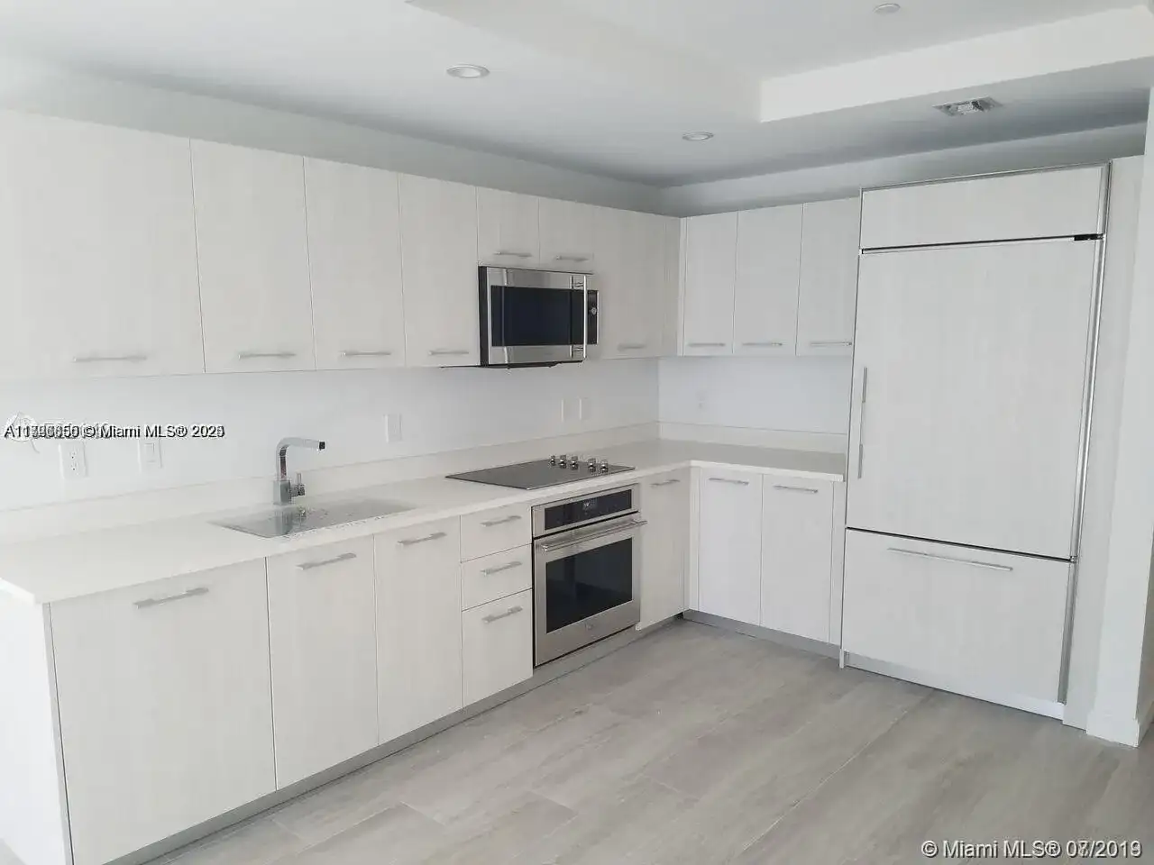 55 SW 9th St # 1805, Miami FL 33130 photo 2