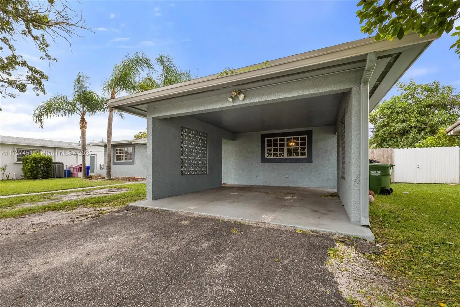 720 SW 69th Way, Pembroke Pines FL 33023 photo 3