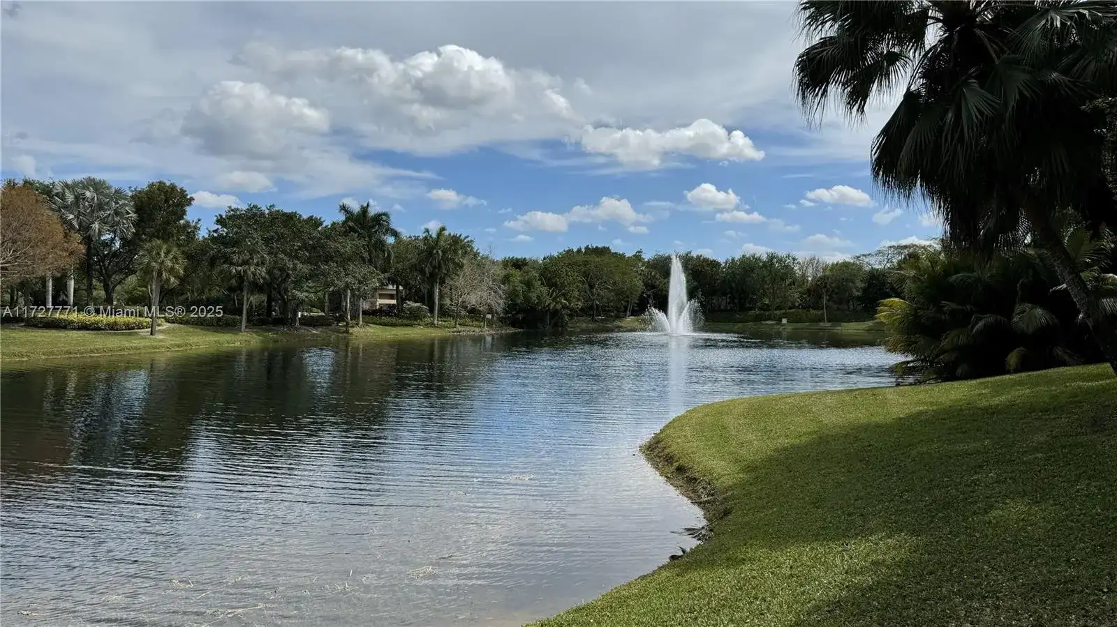 7700 S Woodridge Dr, Parkland FL 33067 photo 4