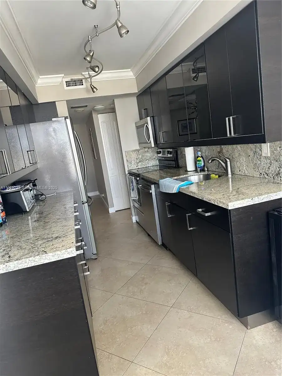 231 174th St # 902, Sunny Isles Beach FL 33160 photo 4
